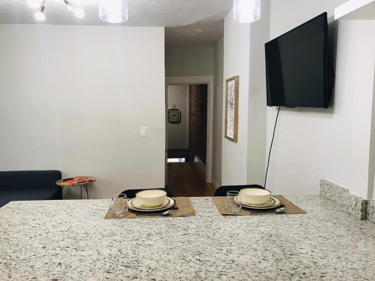 Renovated, 10 Min From The City ボストン エクステリア 写真