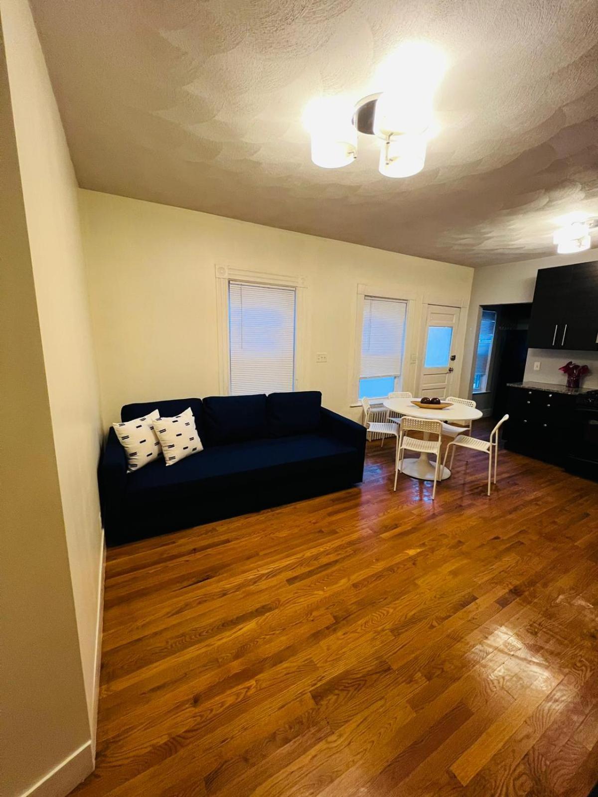 Renovated, 10 Min From The City ボストン エクステリア 写真