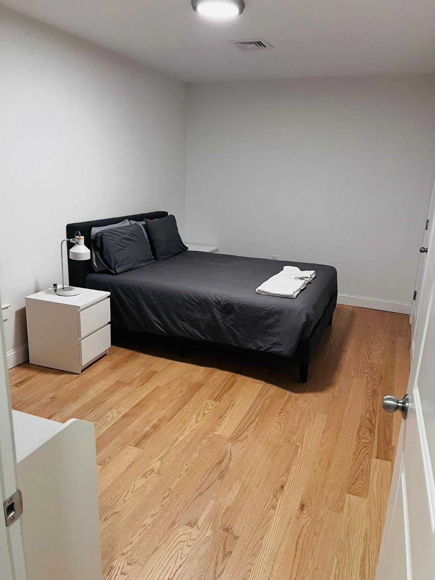 Renovated, 10 Min From The City ボストン エクステリア 写真